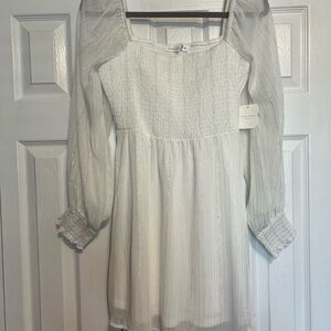 Elegant White Long Sleeve Dress